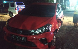 Mobil Sundul Motor di JJLS, Satu Orang Terluka
