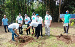 Jaga Sumber Air dengan Menanam 2.000 Bibit Pohon
