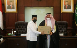 Jelang Ramadan, Arab Saudi Hibahkan 100 Ton Kurma untuk Indonesia