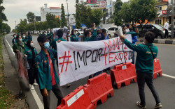 Mahasiswa di Jogja Gelar Demonstrasi Tolak Beras Impor