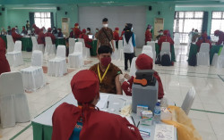 Poltekkes Kemenkes Yogyakarta Gelar Vaksinasi Massal