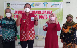 Vaksinasi Covid-19, Bupati dan Wakil Bupati Kulonprogo Terima Suntikan Dosis Pertama