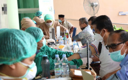 Persiapan Kuliah Tatap Muka, Dosen dan Tenaga Kependidikan UII Mulai Divaksin 