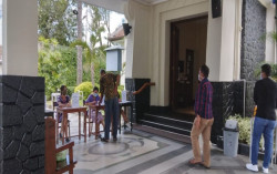Terapkan Prokes Ketat, Perayaan Misa Jumat Agung Berlangsung Khidmat