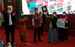 Guru PAUD Heroik Terima Penghargaan Askrindo PAUD Institute Awards