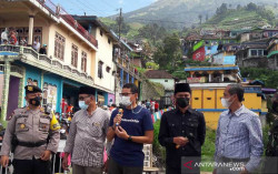 Menginap di Nepal van Java Magelang, Begini Kesan Menparekraf Sandiaga