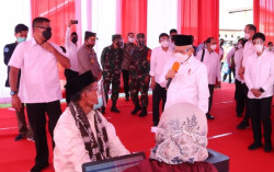 Meski Mengandung Babi, Wapres Minta Vaksinasi MUI di Daerah Juga Pakai AstraZeneca