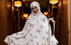 Vanessa Angel Jual Mukena Motif Hewan, Begini Kata Ustaz Riza
