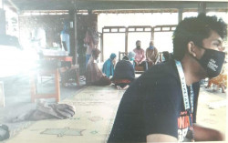 KKN UMY Tingkatkan Pemasaran Batik & Pangsit Tempe UMKM Pundong II Tirtoadi