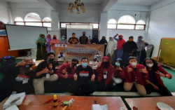 KKN UMY Beri Pelatihan Membuat Dimsum kepada PR Aisyiyah Secang