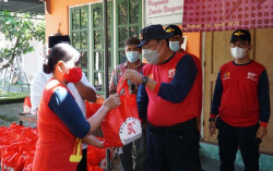 Rutan Bantul Bagikan Sembako kepada Warga Sekitar