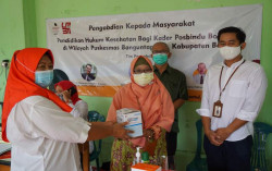 PKM UMY Beri Pendidikan Hukum Kesehatan kepada Kader Posbindu Bopongan