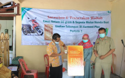 Undian Berhadiah: BPRS Mitra Harmoni Antar Langsung Hadiah 