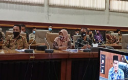 Ribuan Staf Pamong Desa Geruduk DPRD DIY, Ini Masalahnya