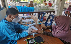 KKN UMY Tingkatkan Pemahaman Lansia tentang Hipertensi & Diabetes Melitus