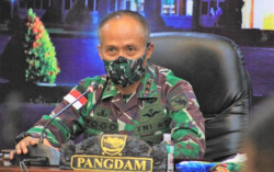 Gugur dalam Baku Tembak dengan KKB, Jenazah Kepala BIN Papua Dievakuasi ke Beoga