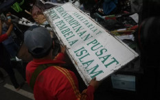 Densus 88 Temukan 4 Kaleng Bubuk Putih di Bekas Markas FPI Petamburan