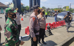 Antisipasi Pemudik, Kendaraan dari Jogja yang Masuk Magelang Dihentikan di Tugu Ireng