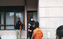 Rekonstruksi Pembunuhan 2 Perempuan Muda, Pelaku & Korban Sempat Cekcok soal Utang