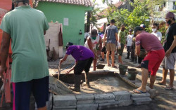 PKM UMY Bantu Rancang Pendirian Pos Kamling di Nologaten