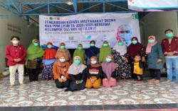 UMY Bantu Perajin Emping Kenali Kesalahan Posisi Saat Kerja untuk Mencegah Penyakit