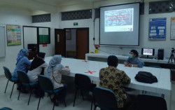 Agroteknologi UMY Kembali Latih Peternak Ulat Sutra Samia Memanajemen Populasi di Penangkaran