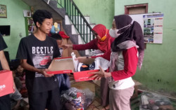 Jelang KBM Tatap Muka, Sedekah Sepatu Tebar Donasi hingga Sleman 