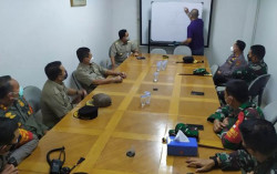 Gubernur Anies Tinjau Pasar Tanah Abang yang Sesak Pengunjung, Begini Katanya