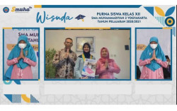 Kisah Kelulusan 2021: Wisuda Penuh Haru & SKL Diberikan Lewat Jasa Pengiriman
