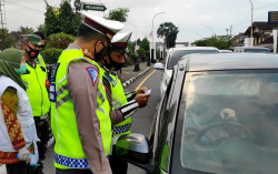 Penyekatan di Jalur Jogja-Magelang, 12 Mobil Pemudik Disuruh Putar Balik