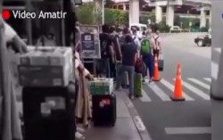 Larang Masyarakat Mudik, Pemerintah Justru Beri Karpet Merah untuk Puluhan WNA China Datang ke Indonesia