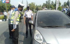 Angkutan Pembawa Ikan Bakal Distiker