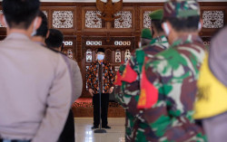 Babinsa dan Bhabinkamtibmas Kota Magelang Diberi Bingkisan lebaran