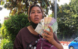 Kisah Desi Natalia Kembalikan Uang Rp16,4 Juta yang Ditemukan di Pinggir Jalan
