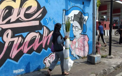 Petugas Tertibkan Penjual Ketupat Musiman di Pakualaman