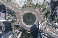 Di Jakarta, Bundaraan HI Dipadati Kendaraan saat Takbiran