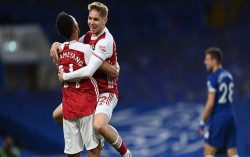 Arsenal Permalukan Chelsea di Stamford Bridge