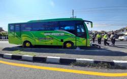 Dua Warga Depok Tewas Tertabrak Bus 
