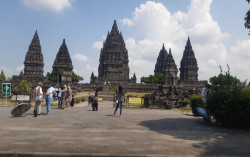 Candi Prambanan Ramai, Pengunjung Diminta Mengisi Google Form