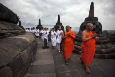 Menag Yaqut Terbitkan Panduan Waisak saat Pandemi, Kapasitas Maksimal 30 Persen
