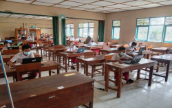 ASPD Berjalan Lancar, Siswa Wajib Pakai Masker saat Kerjakan Soal