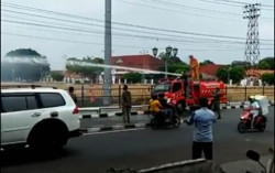 Rumput Kering Sisi Barat Alun-alun Utara Terbakar, Sebelumnya Ada OTK di Lokasi Kebakaran
