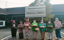 Paguyuban Joglo Semar Kirim Bingkisan untuk Ganjar Pranowo