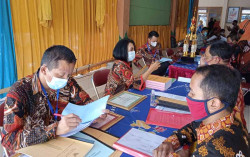 Tim Evaluasi Pemda DIY Klarifikasi Lapangan di Kalurahan Gulurejo