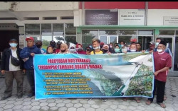 Warga Terdampak Bendungan Bener Datangi Pusat Bantuan Hukum Nyi Ageng Serang