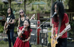 Gelar Lomba Cover Lagu Doa untuk Bangsa, Prisa dan John Paul Ivan Beri Pesan Jaga Persatuan