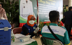Vaksinasi Covid-19 di Zona Merah Jawa Tengah Dipercepat