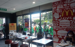 Disebut Melanggar Prokes, Gerai McDonald's Jombor Didatangi Aparat