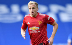 Dibekap Cedera, Donny van de Beek Lupakan Piala Eropa Bersama Belanda