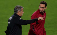 Calhanoglu Sebut Turki Mau Bertemu Italia di Final